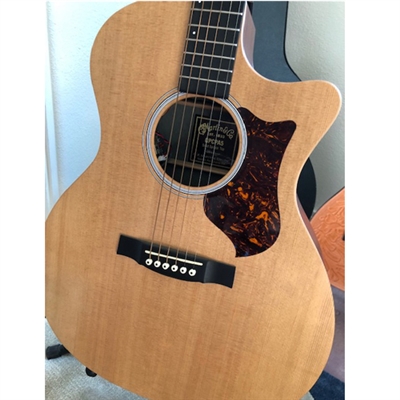 MARTIN ACOUSTIC ELECTRIC GUITAR
