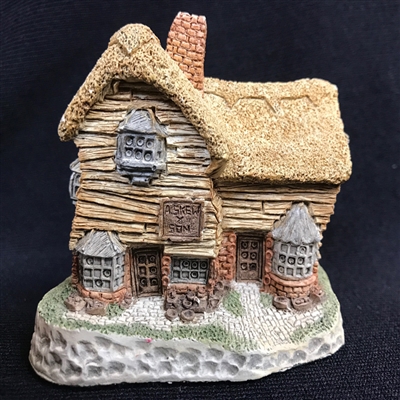 David Winter Cottages - The Village Shop